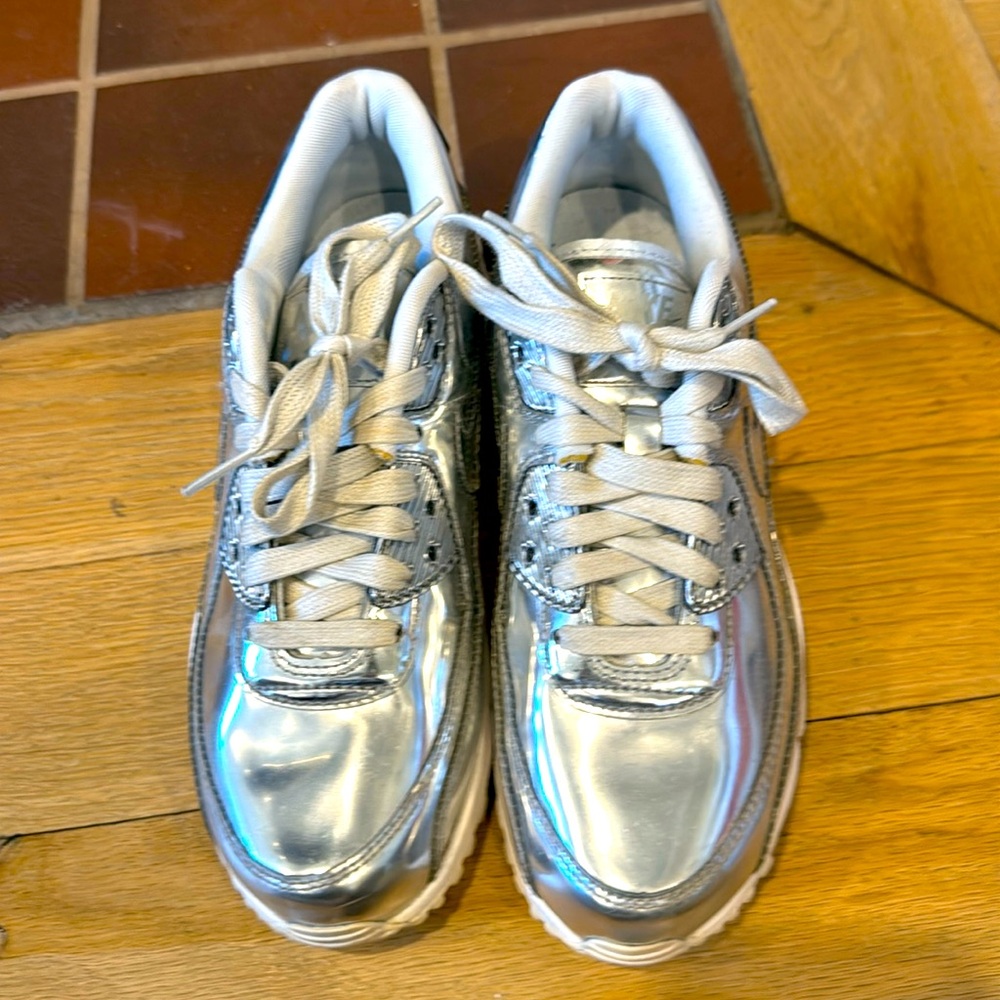 Nike air max silver sneakers size 8